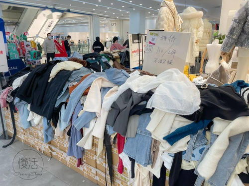 服装批发市场清仓指南 100元3件靓衫,20元买牛仔裤,哪里更抵