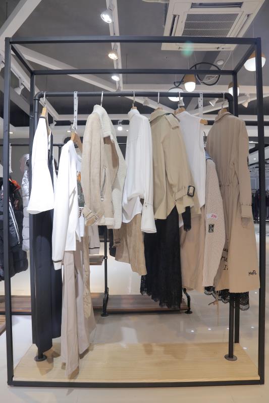 品牌女装尾货折扣店适合做淘宝直播吗 淘宝直播如何吸粉