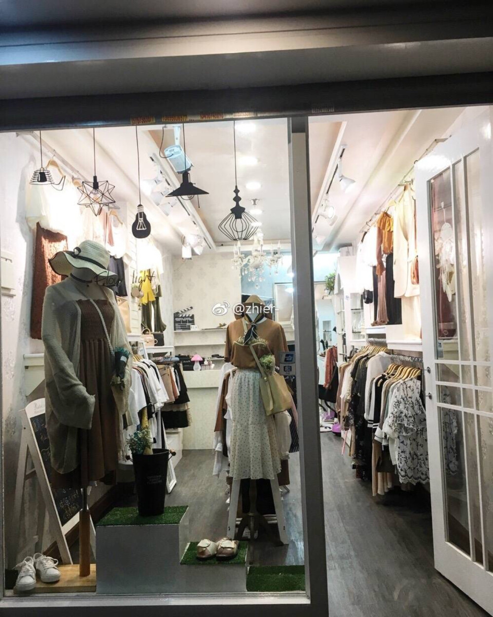 【赤壁衣世界服装批发城】 9月29日盛大开业.