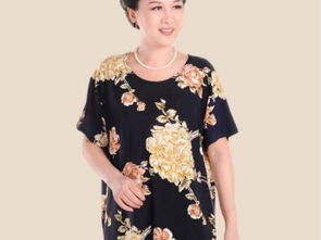 图 街头大甩卖赶集服装货源批发贵州服装厂批发白菜价中老年服装货源 广州服装 鞋帽 箱包