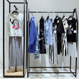 摩安珂2019春夏轻奢法式摩登女多款式休闲套装系列