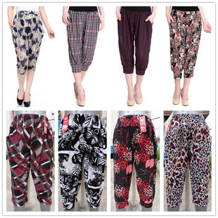 批发采购中老年女装-夏季服装批发中老年冰丝七分灯笼裤外贸库存厂家直销地摊赶集货源.